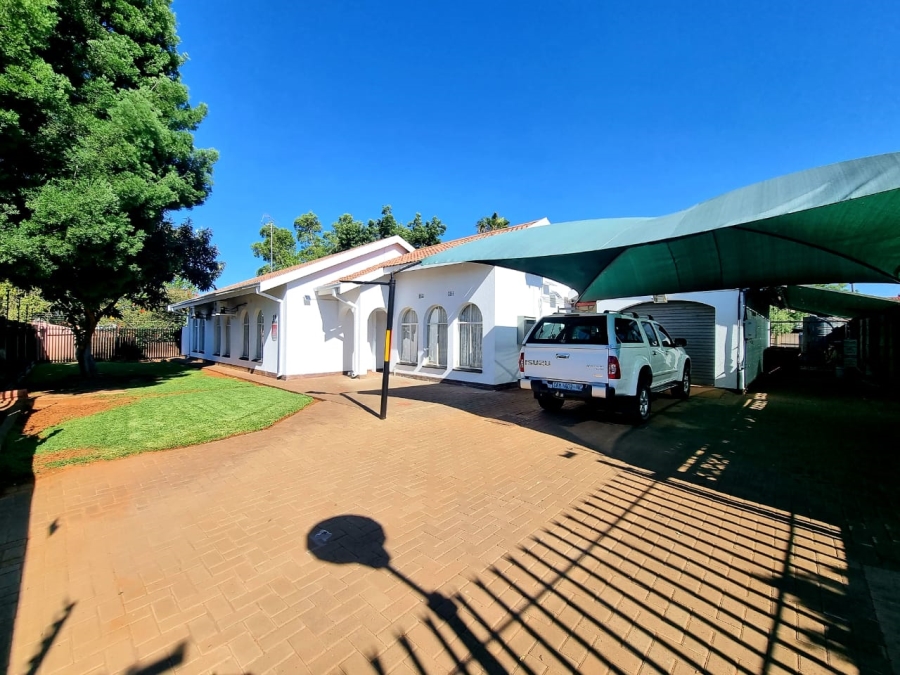 3 Bedroom Property for Sale in Riviera Northern Cape